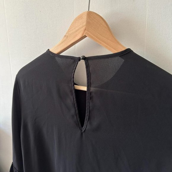 Black flowy bell sleeve blouse - Picture 6 of 8